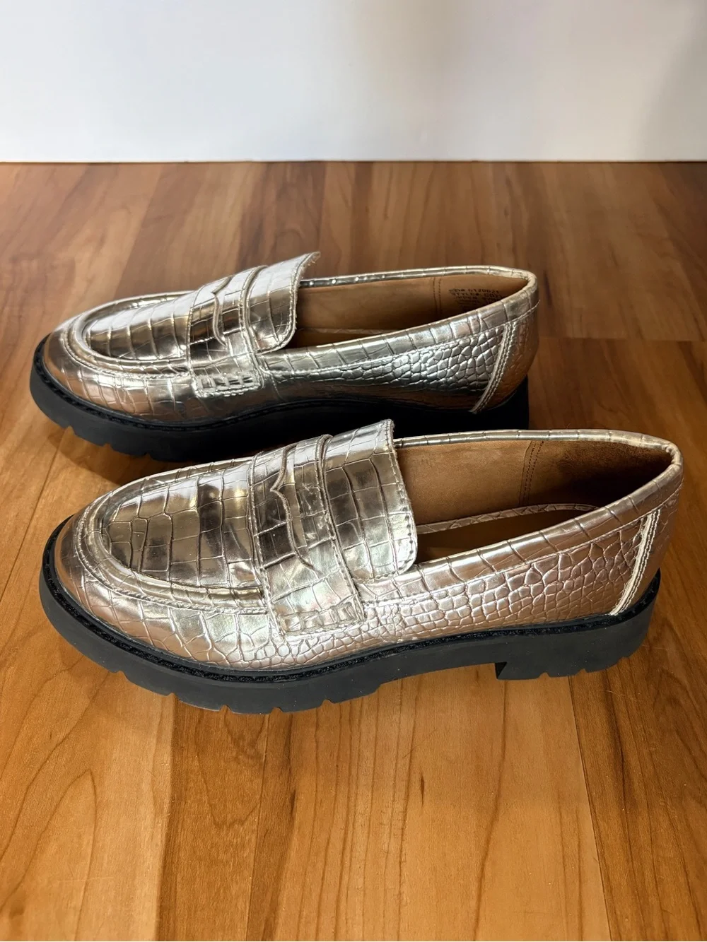 J. Crew Metallic Silver Croc-Embossed Lug Sole Penny Loafers size 7